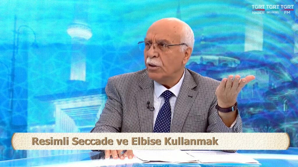 Huzura Doğru Resimli Seccade ve Elbise Kullanmak 20251214